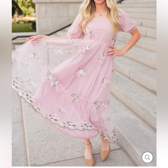 Elegant Pink Floral Maxi Dress - Picture 2 of 6